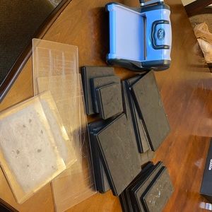 Sizzix bow die machine and 15 dies